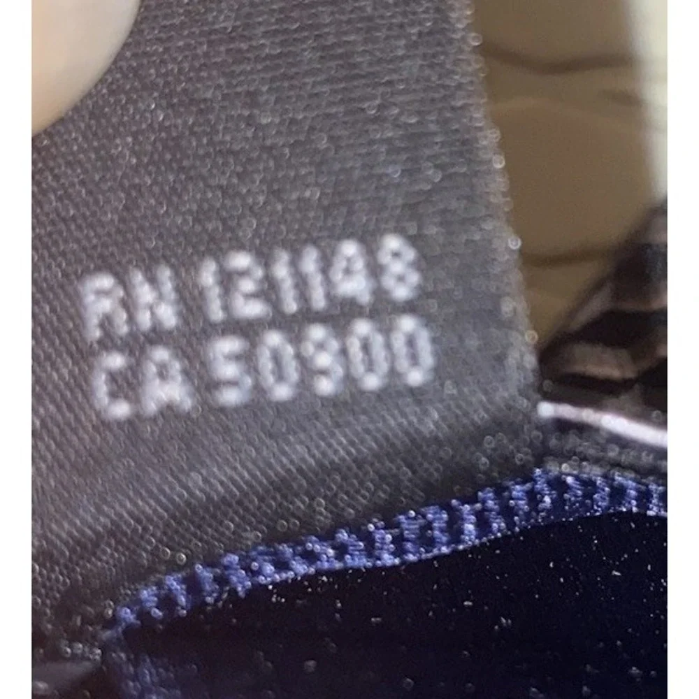 Michael Kors Men's 100% Silk Neck Tie Gray &Silver‎ Geometric 58